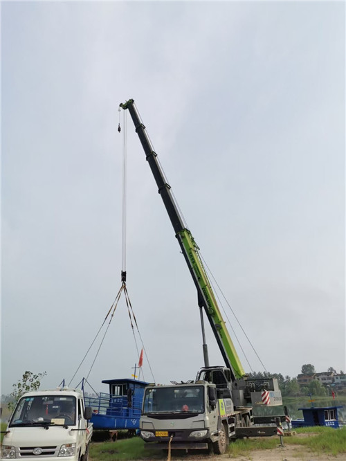 维西桥梁建设吊装案例